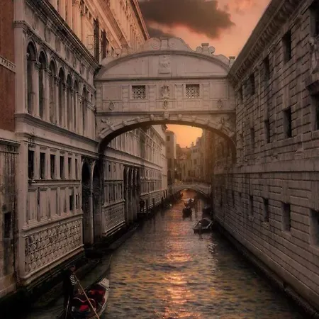 Residence Castello Venezia Buitenkant foto